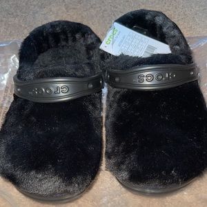 Fur crocs